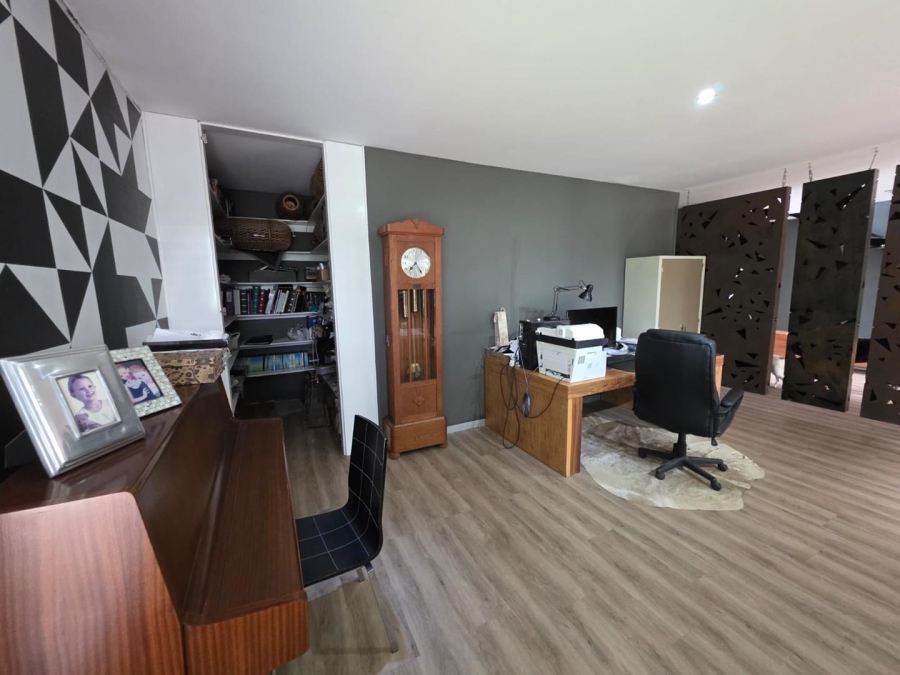 6 Bedroom Property for Sale in Maselspoort Free State